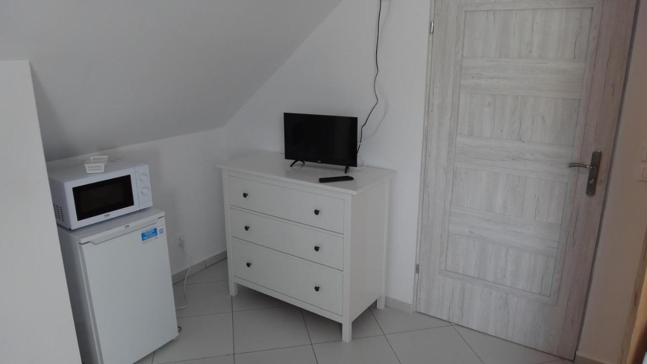 Gaski Na Fali Buitenkant foto