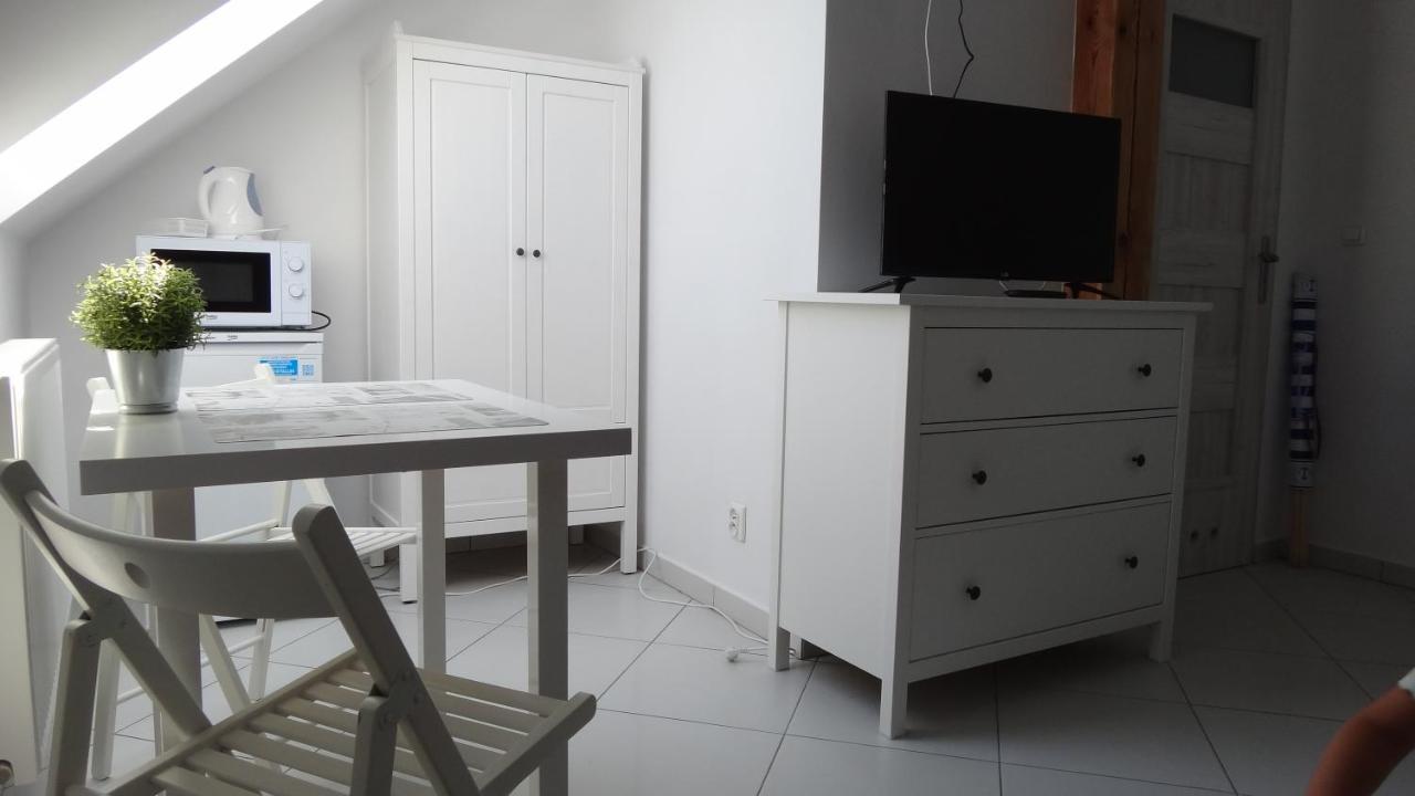 Gaski Na Fali Buitenkant foto