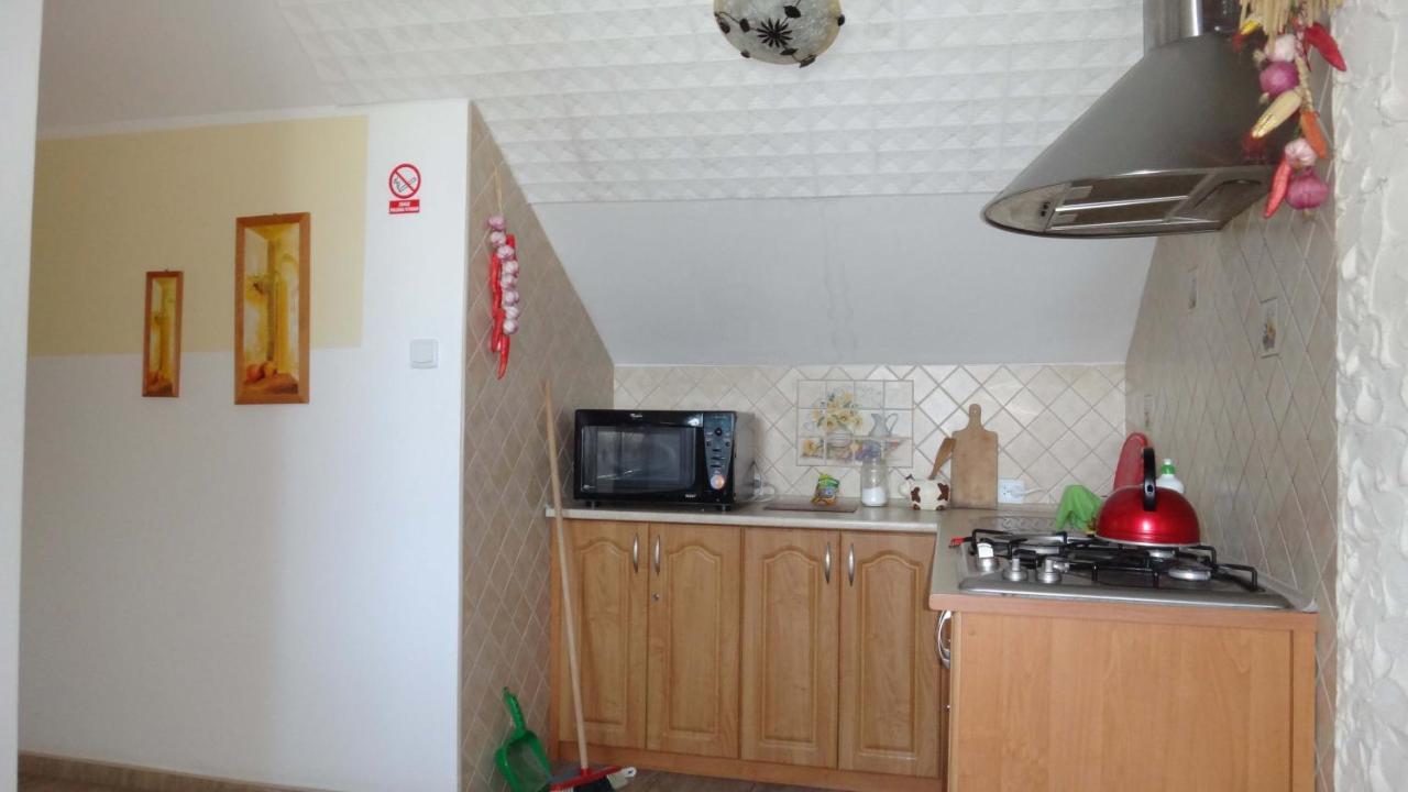 Gaski Na Fali Buitenkant foto