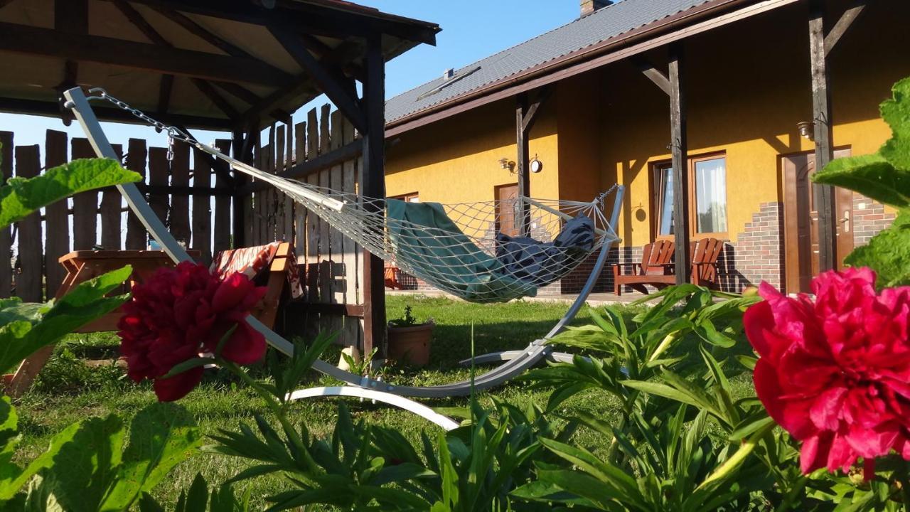Gaski Na Fali Buitenkant foto