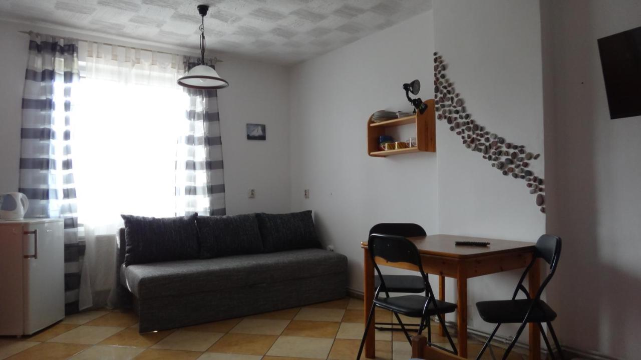 Gaski Na Fali Buitenkant foto