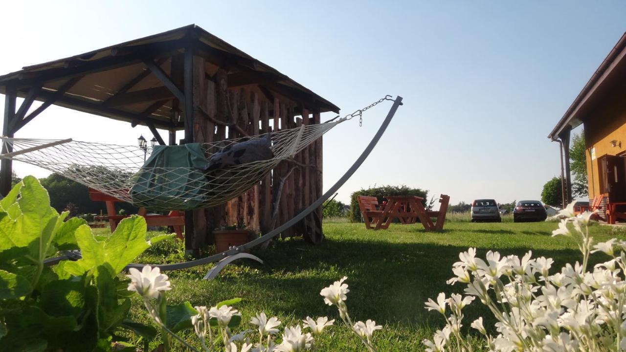 Gaski Na Fali Buitenkant foto